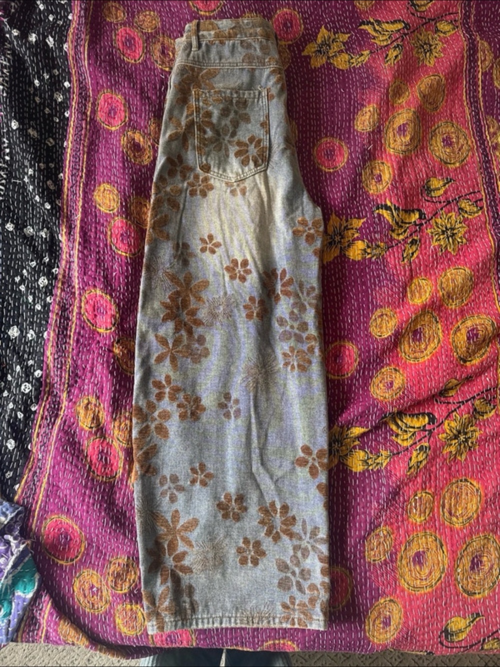 Source Unknown Gray Denim Wide-Leg Pants with Brown Floral Print - Picture 3 of 5